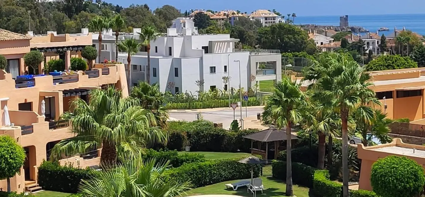 Sale of penthouse in Casares 0