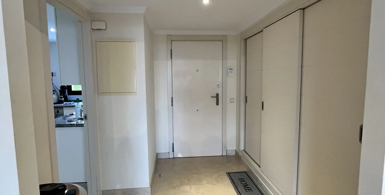 Sale of penthouse in Casares 9