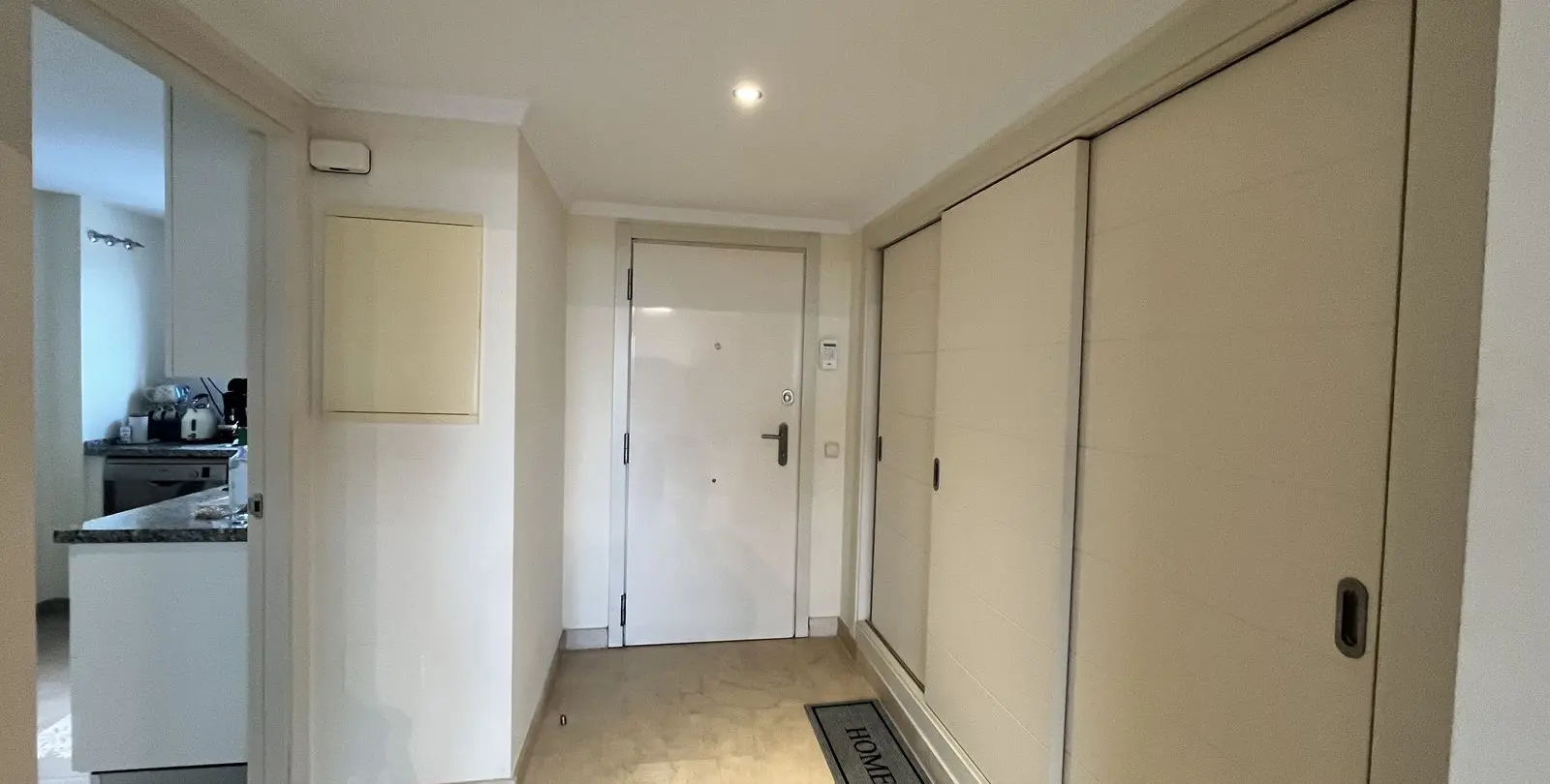 Sale of penthouse in Casares 11