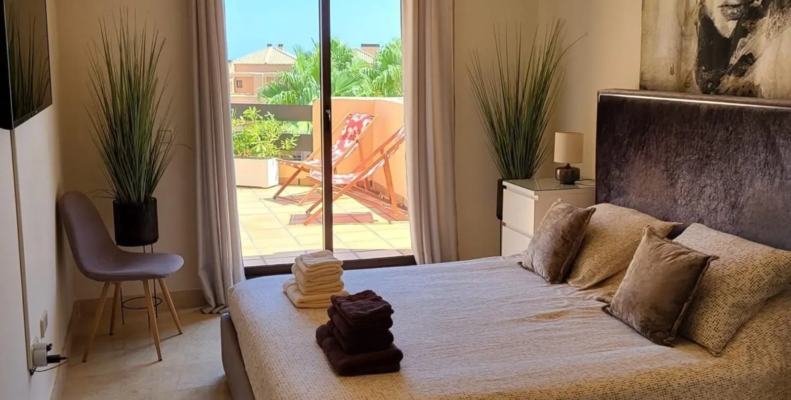Sale of penthouse in Casares 13