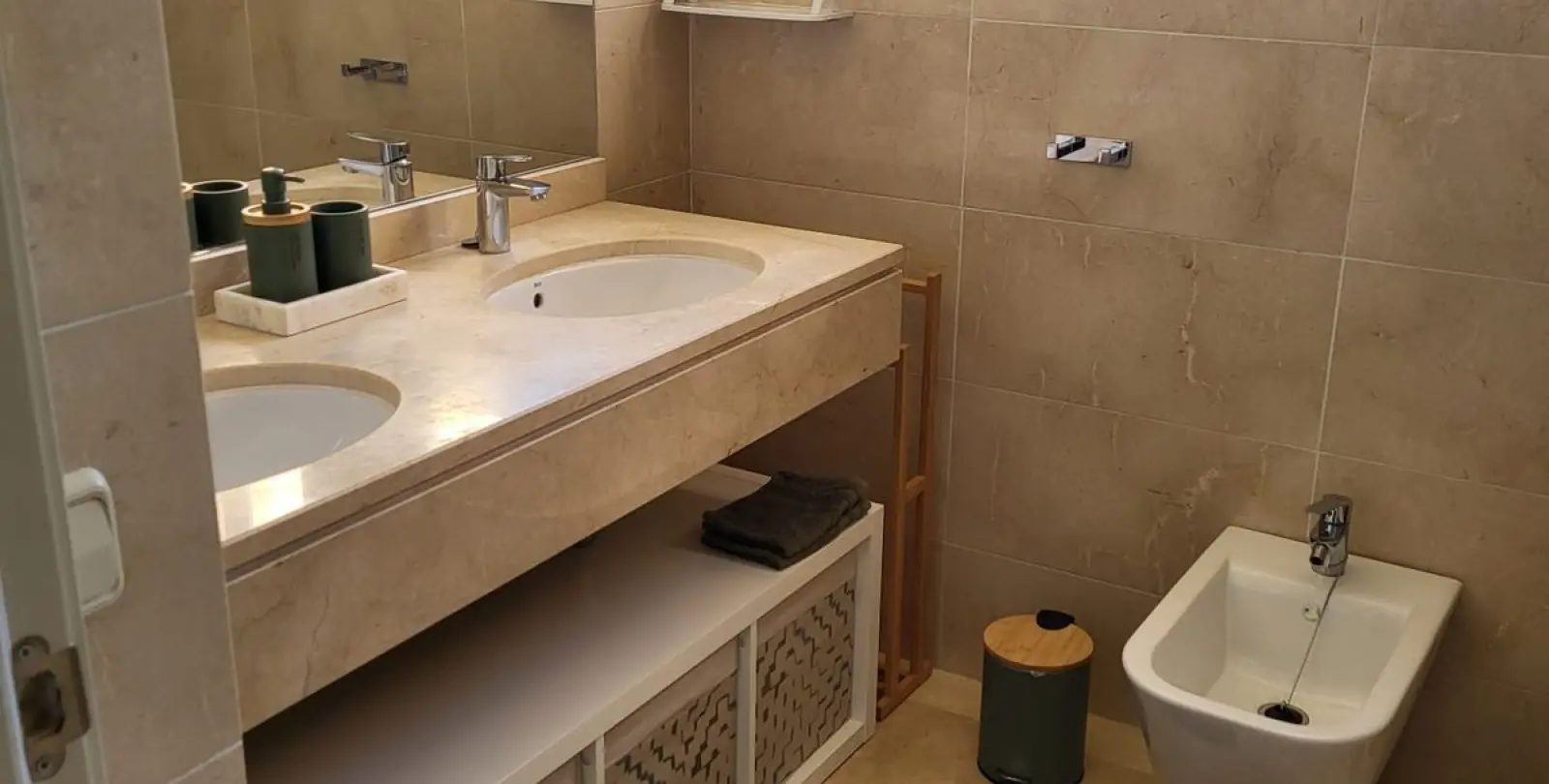 Sale of penthouse in Casares 18