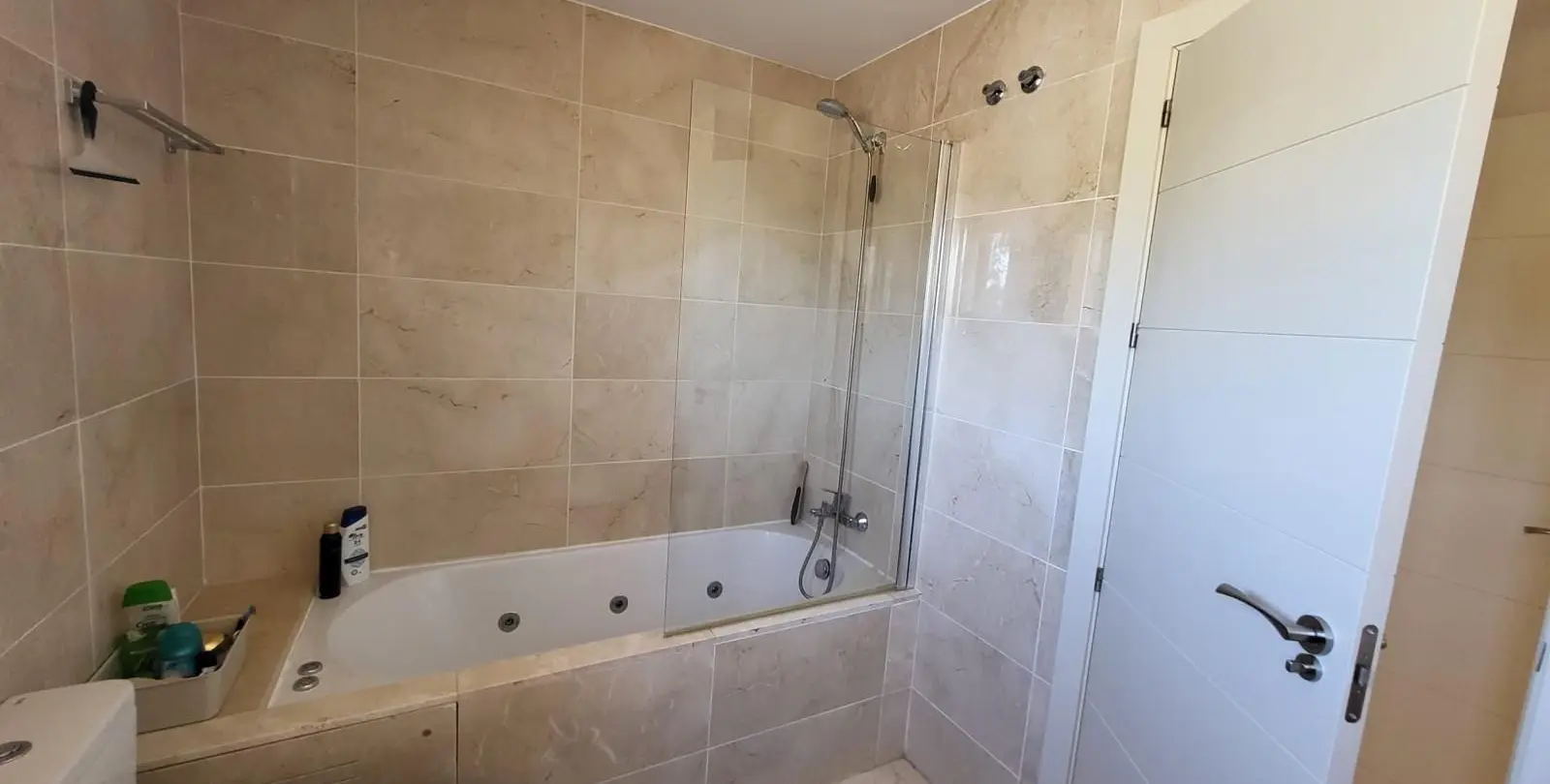 Sale of penthouse in Casares 23