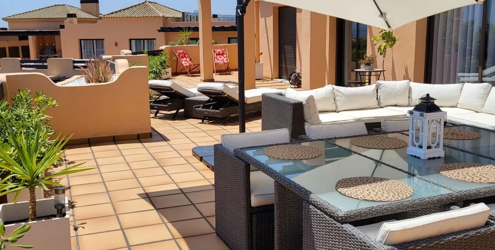 Sale of penthouse in Casares 25