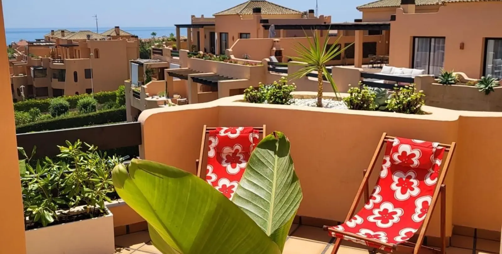 Sale of penthouse in Casares 28