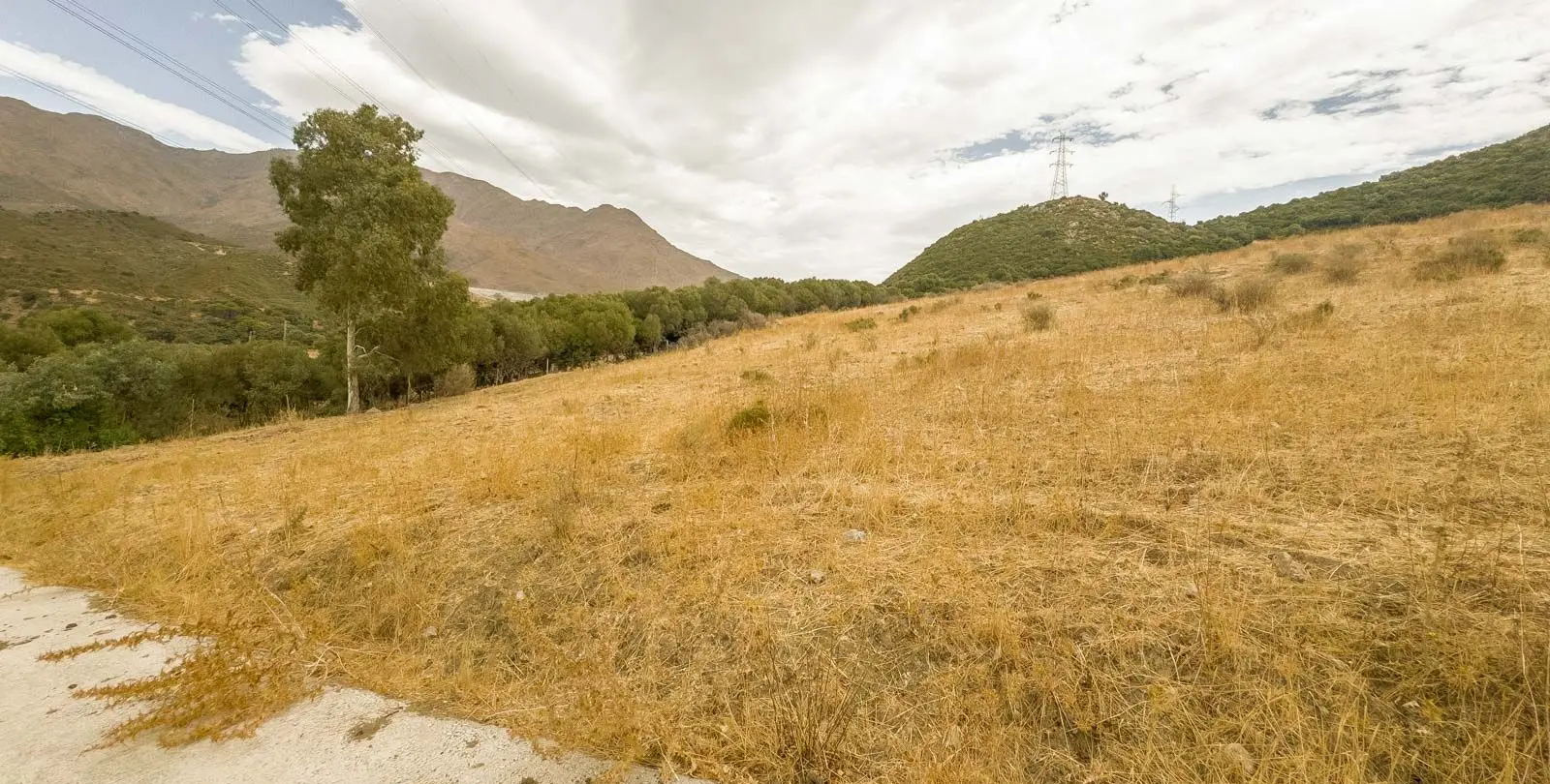 Venta de parcela residencial en Casares 10