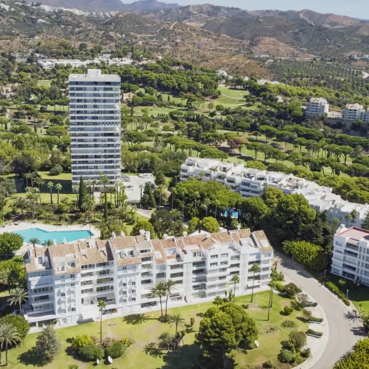 Продажа апартаментов на среднем этаже в Torre Real