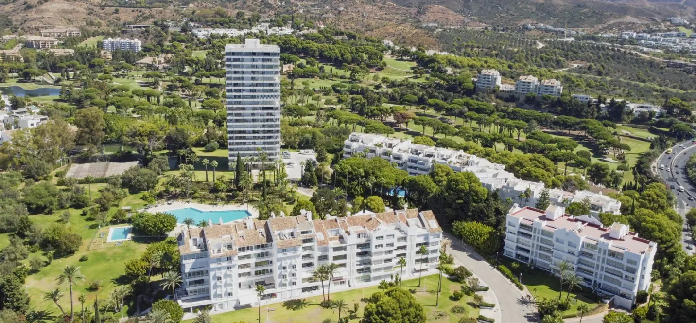 Продажа апартаментов на среднем этаже в Torre Real 0