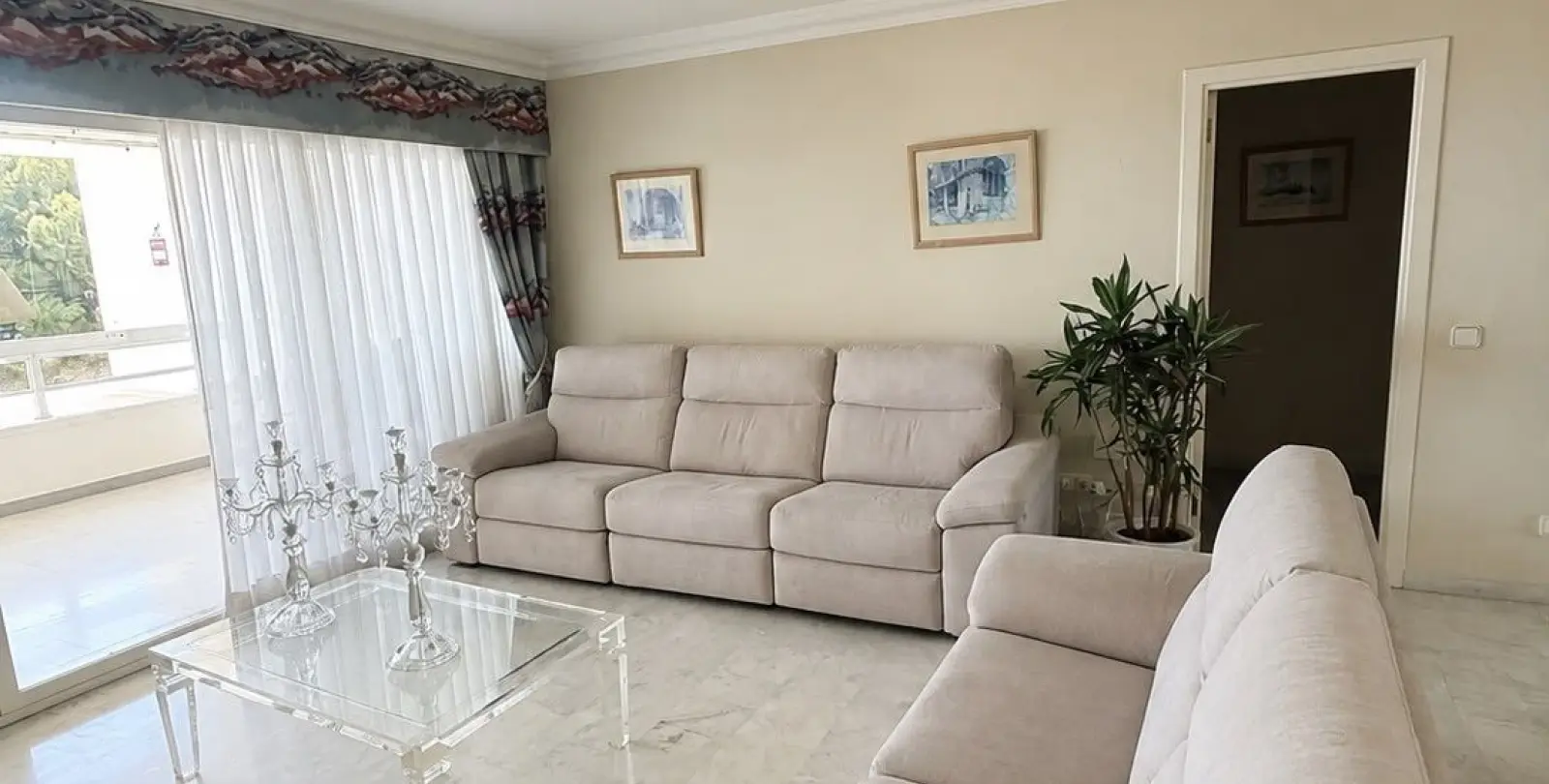 Venta de apartamento en planta media en Torre Real 4
