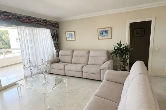 Image 4 thumb