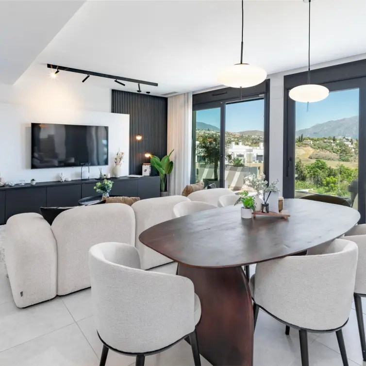 Sale of penthouse in New Golden Mile