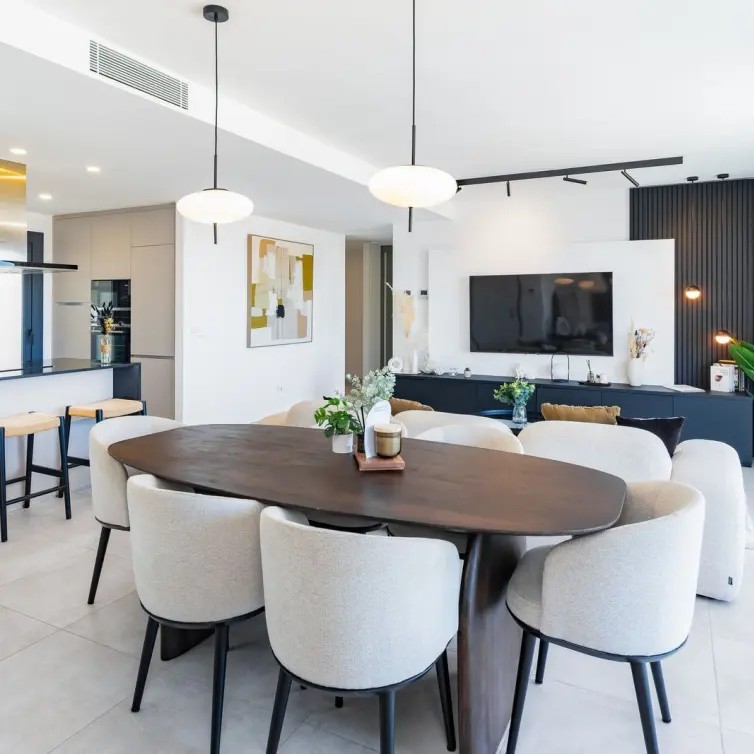 Sale of penthouse in New Golden Mile