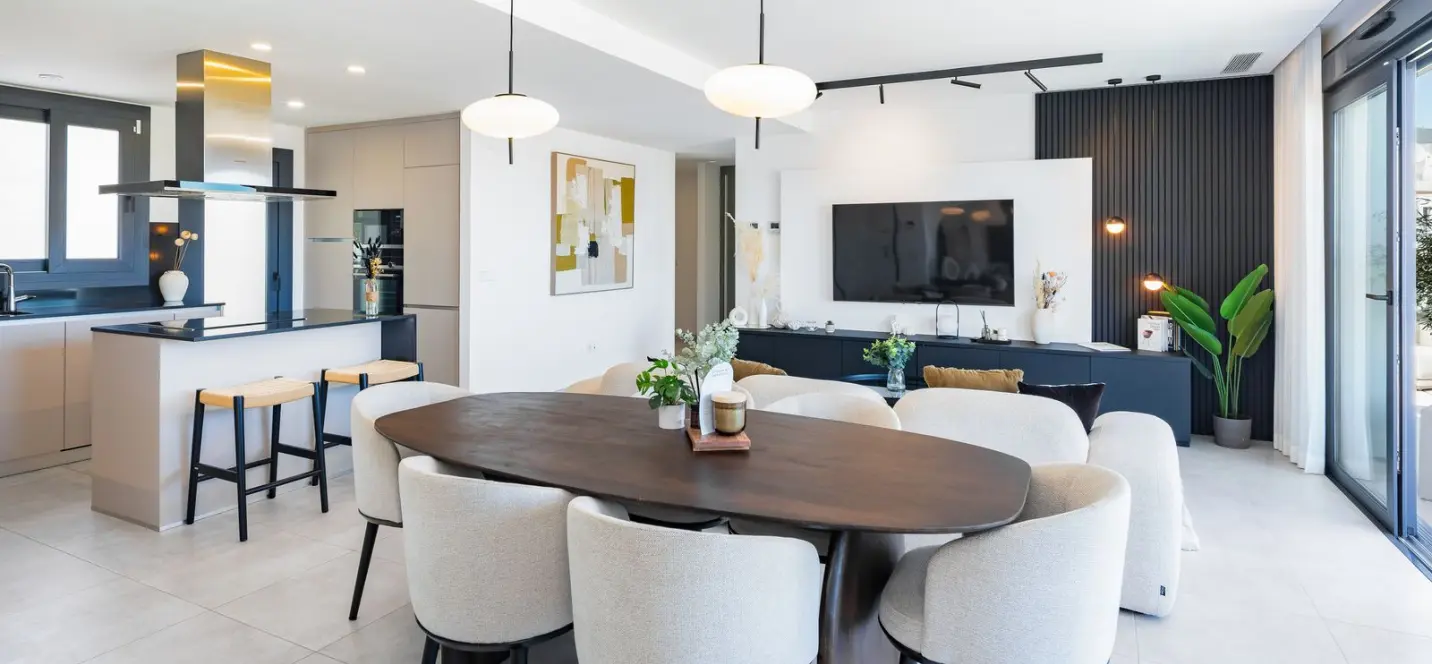 Sale of penthouse in New Golden Mile 3