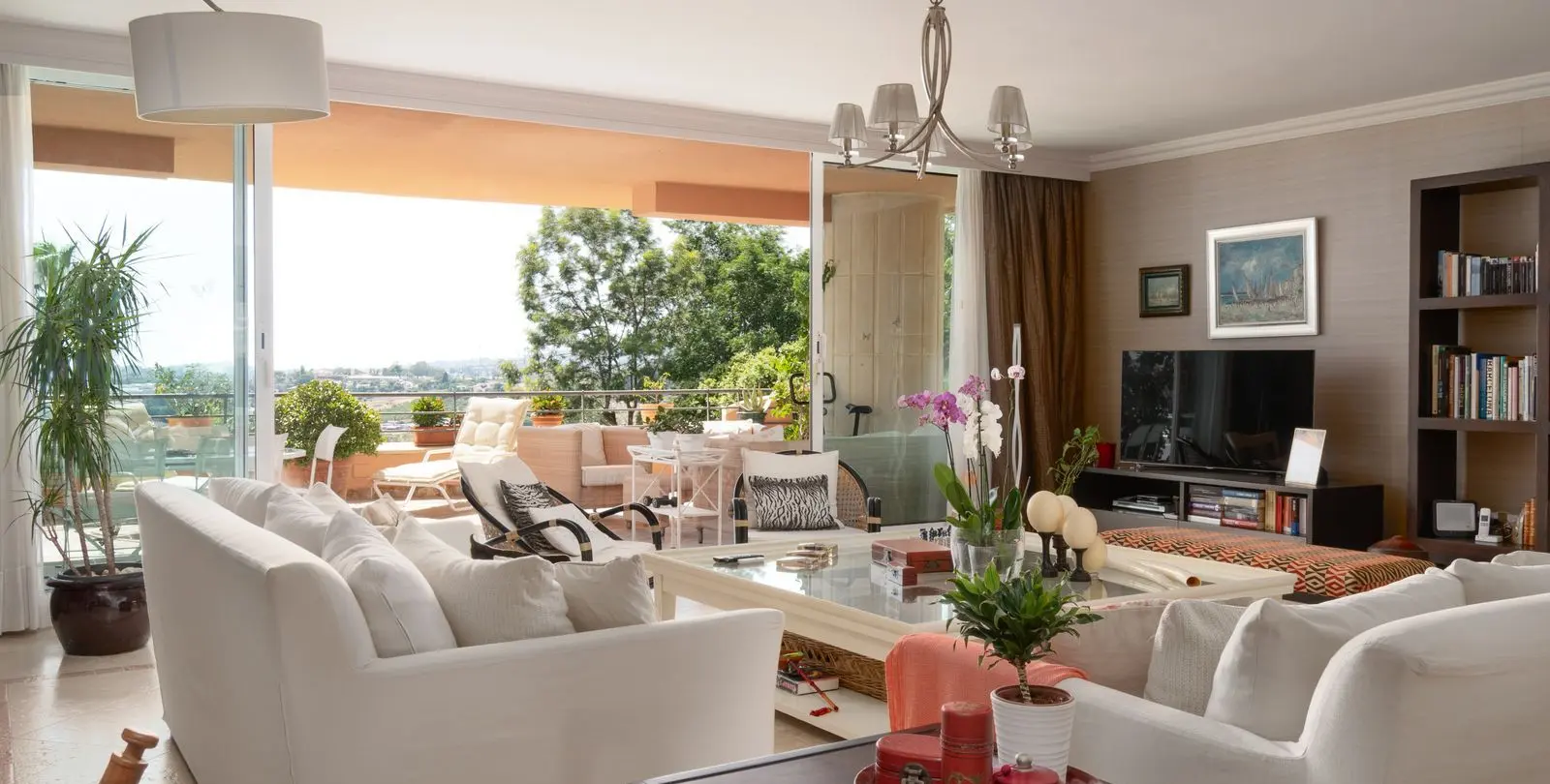 Sale of middle floor apartment in Nueva Andalucía 6
