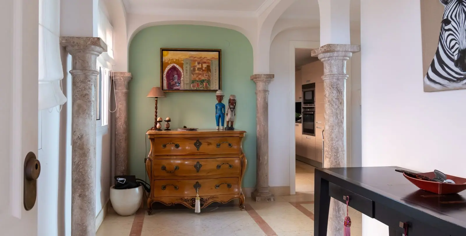 Sale of middle floor apartment in Nueva Andalucía 17