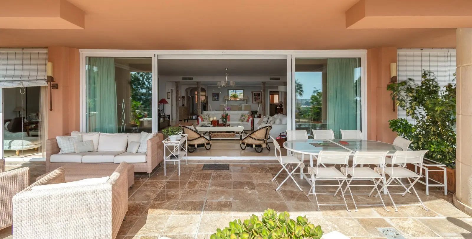 Sale of middle floor apartment in Nueva Andalucía 26