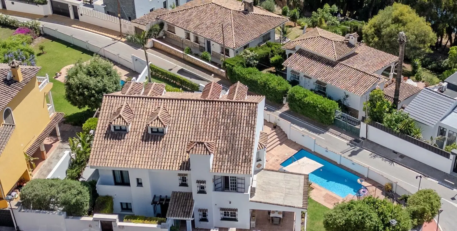 Sale of detached villa in Nueva Andalucía 1