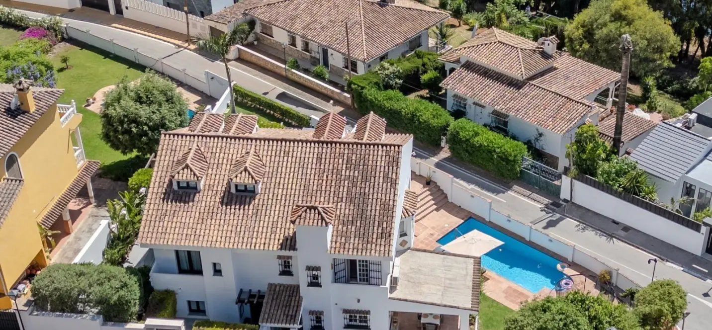 Sale of detached villa in Nueva Andalucía 0