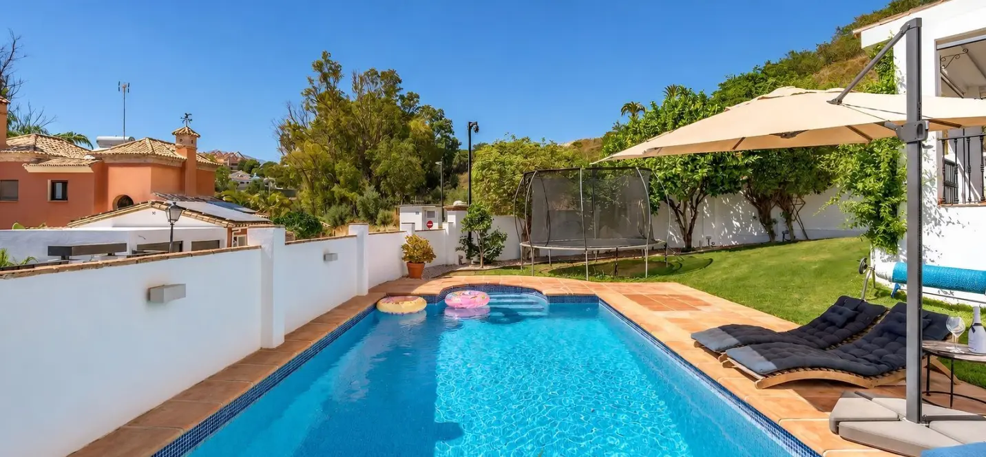 Sale of detached villa in Nueva Andalucía 1