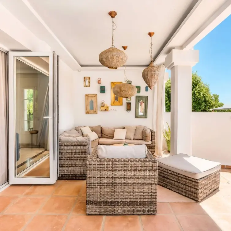 Sale of detached villa in Nueva Andalucía