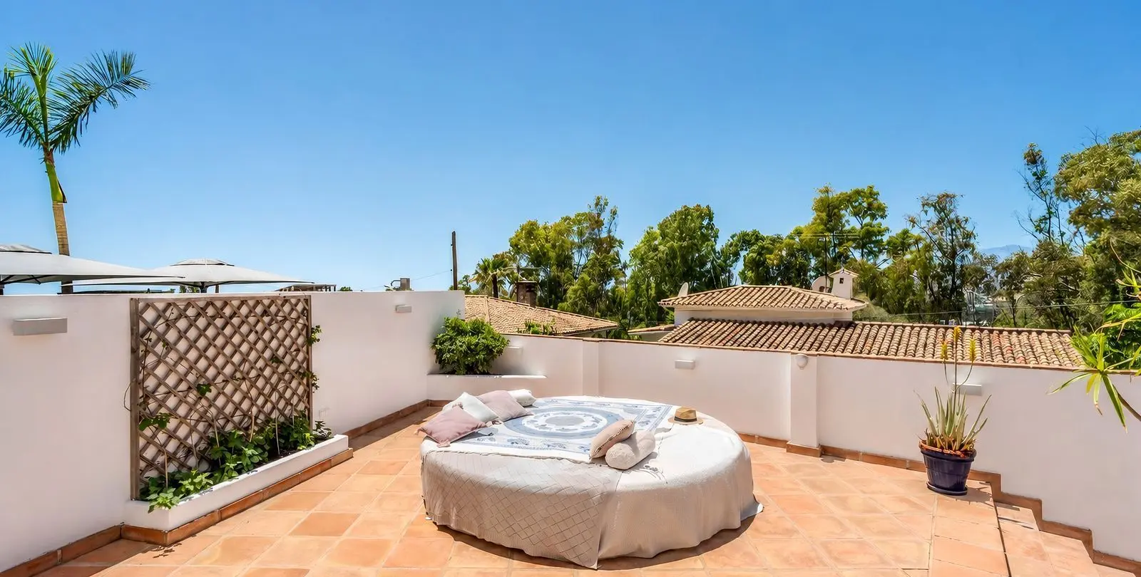 Sale of detached villa in Nueva Andalucía 13
