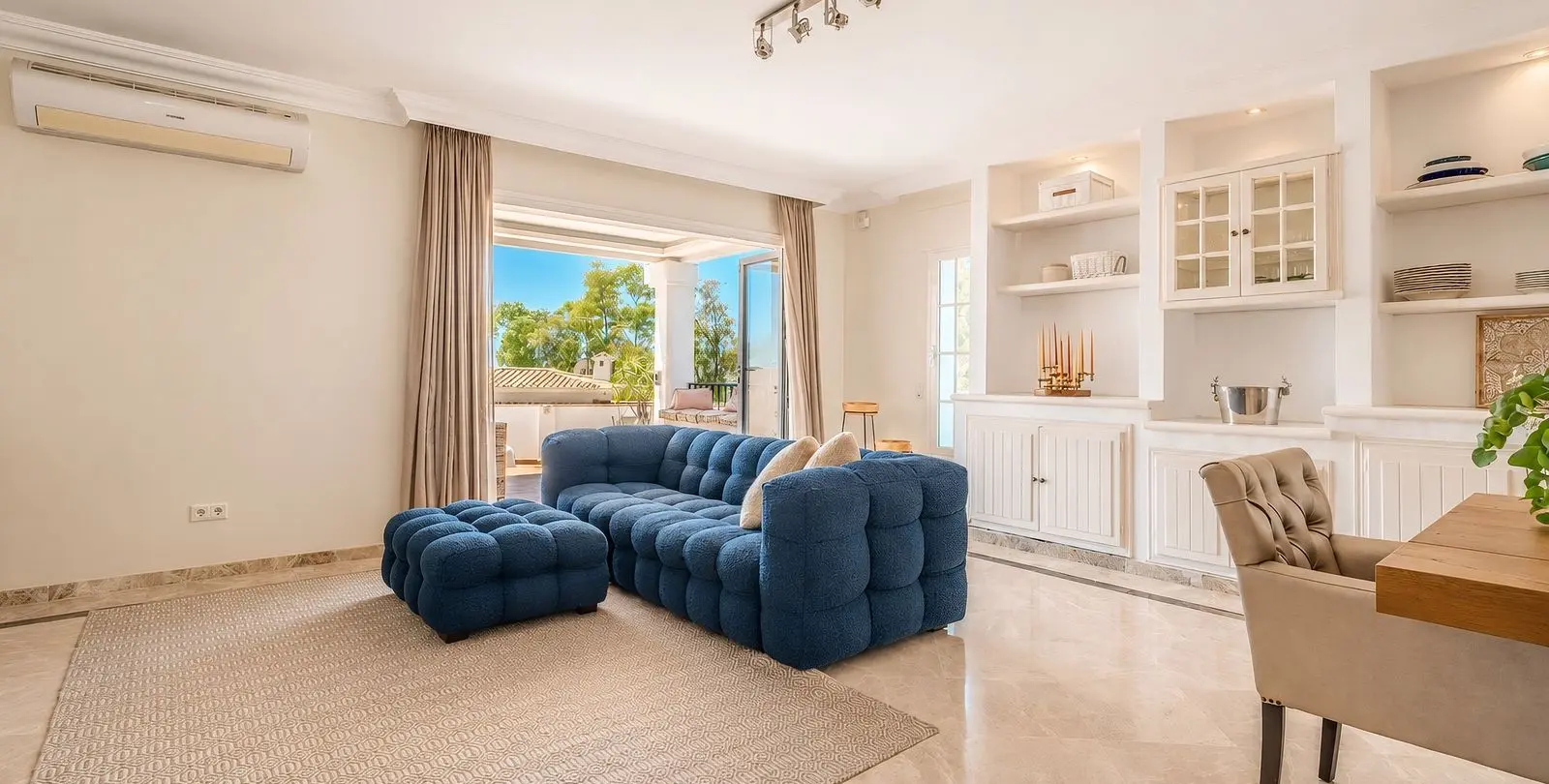 Sale of detached villa in Nueva Andalucía 14