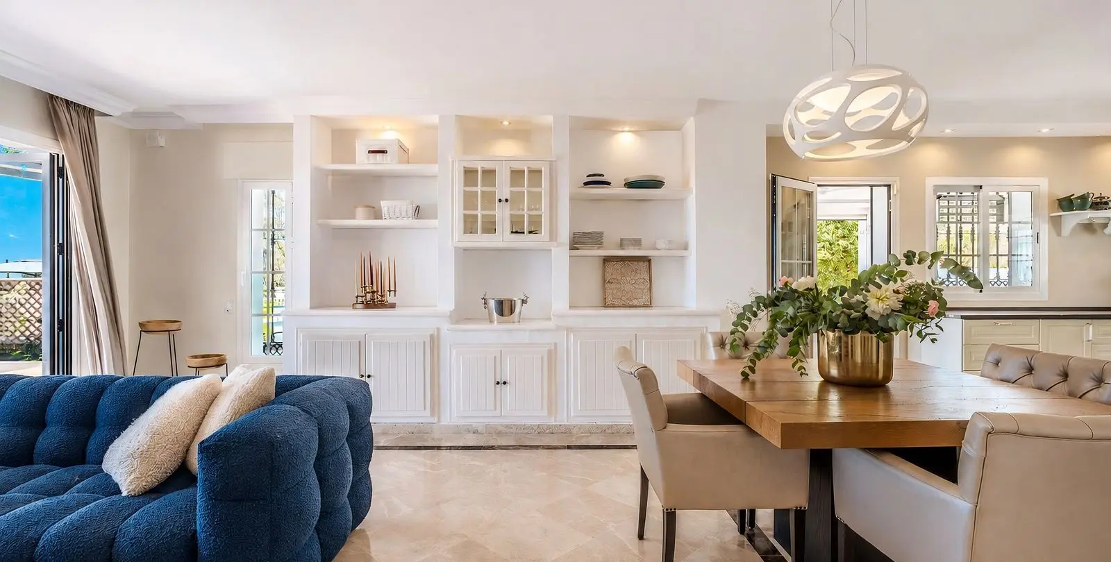 Sale of detached villa in Nueva Andalucía 15
