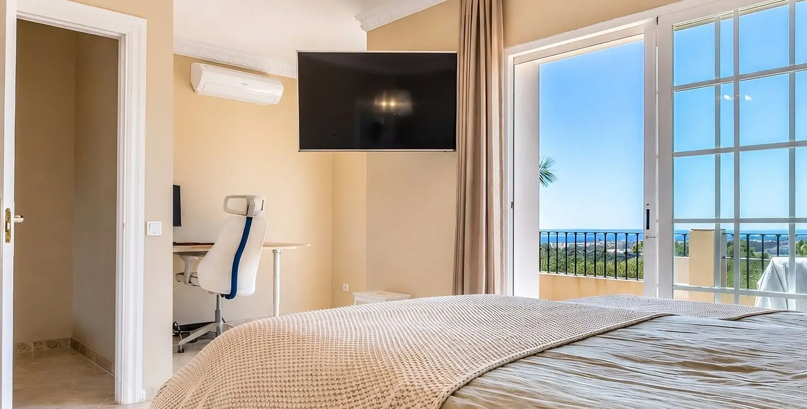 Sale of detached villa in Nueva Andalucía 39