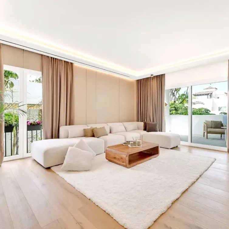 Venta de apartamento en planta media en Nagüeles