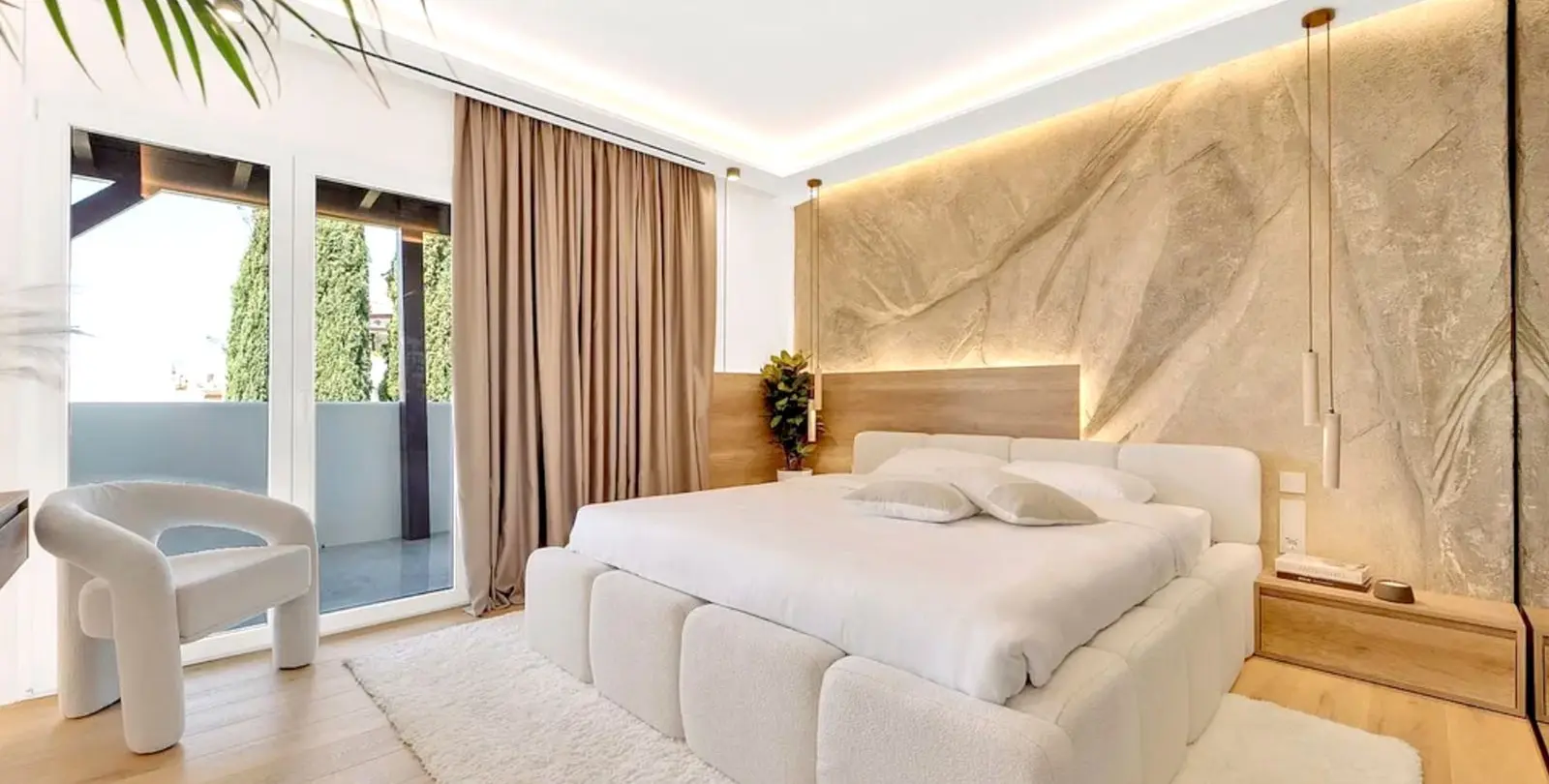 Venta de apartamento en planta media en Nagüeles 8