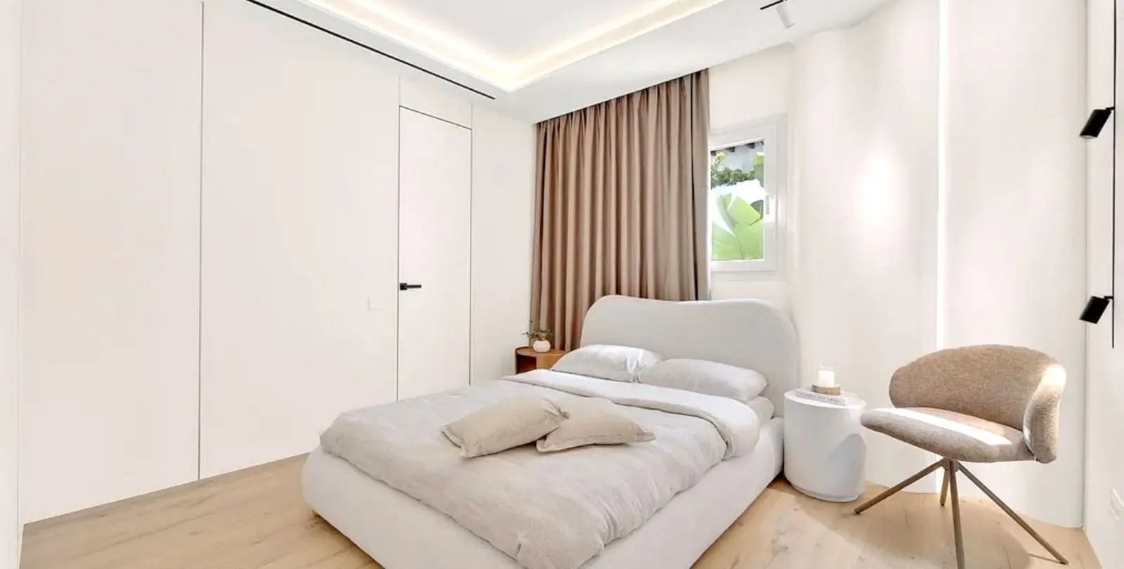 Venta de apartamento en planta media en Nagüeles 12