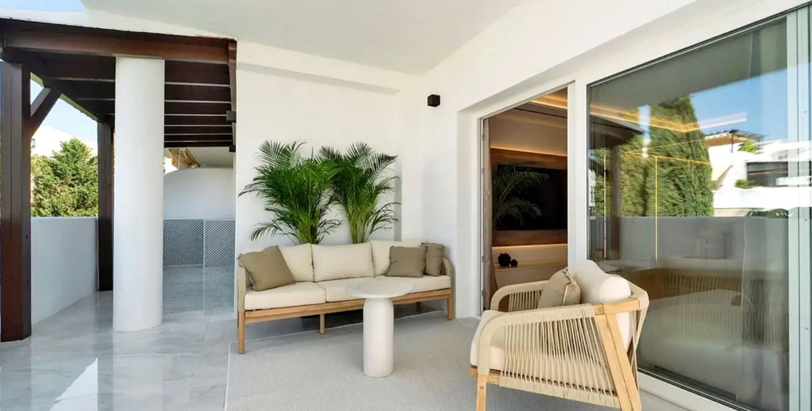 Venta de apartamento en planta media en Nagüeles 14
