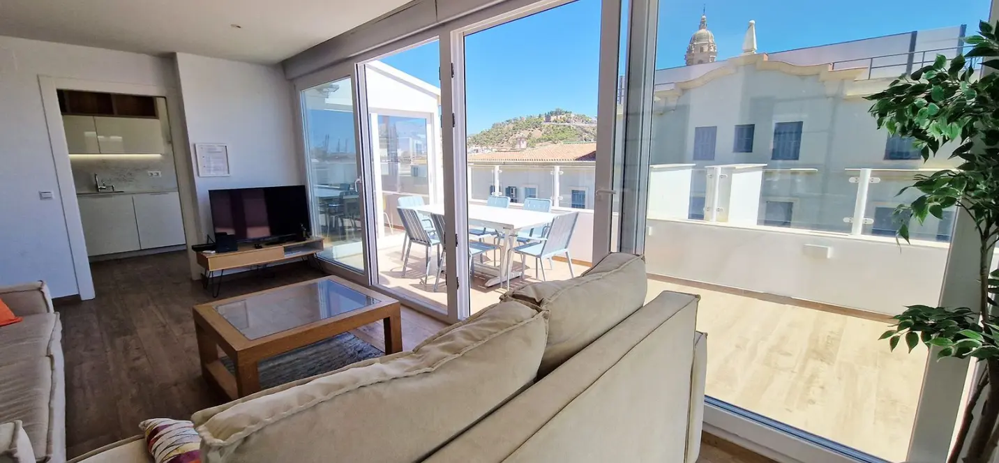 Sale of penthouse in Málaga 2