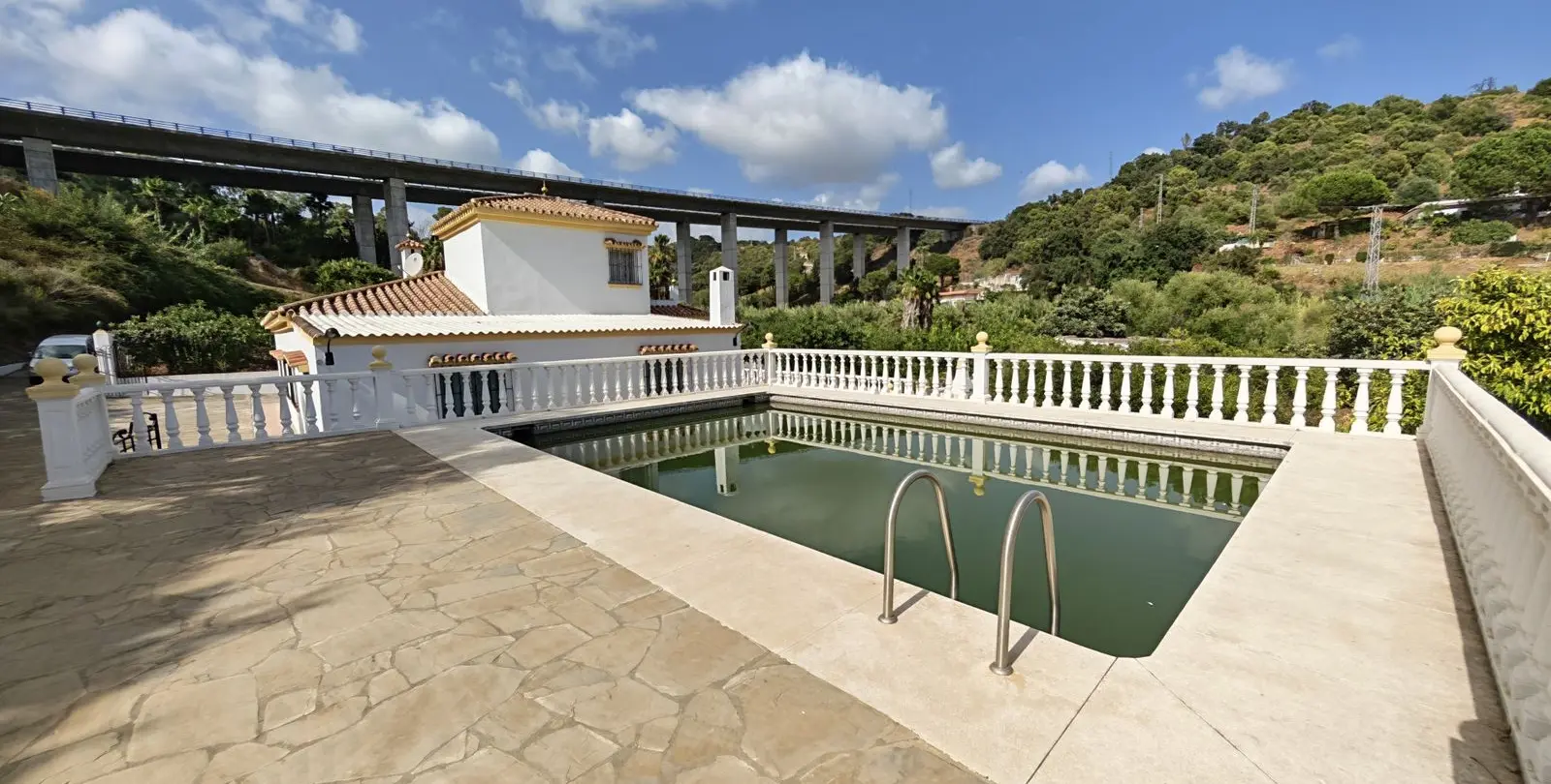 Venta de villa independiente en Estepona 2