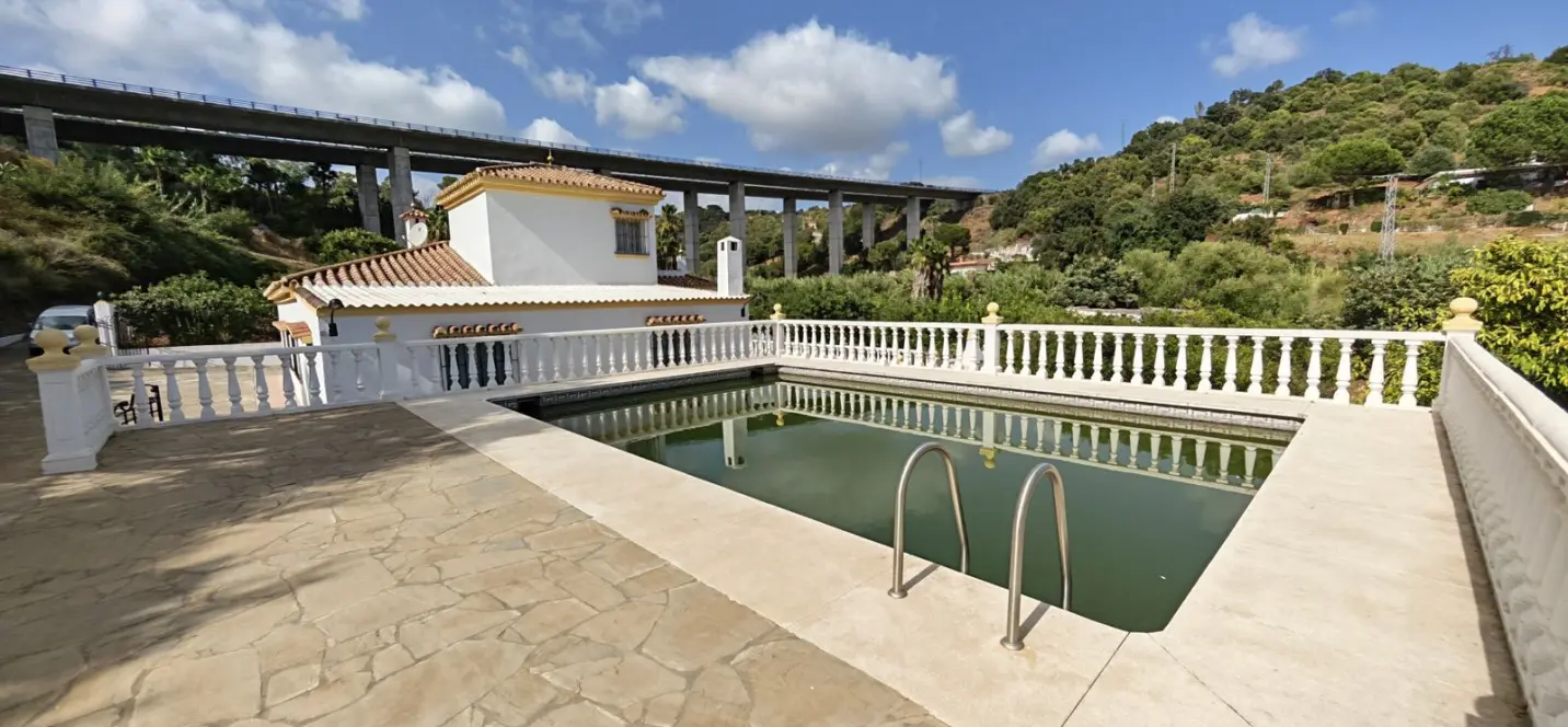 Venta de villa independiente en Estepona 1