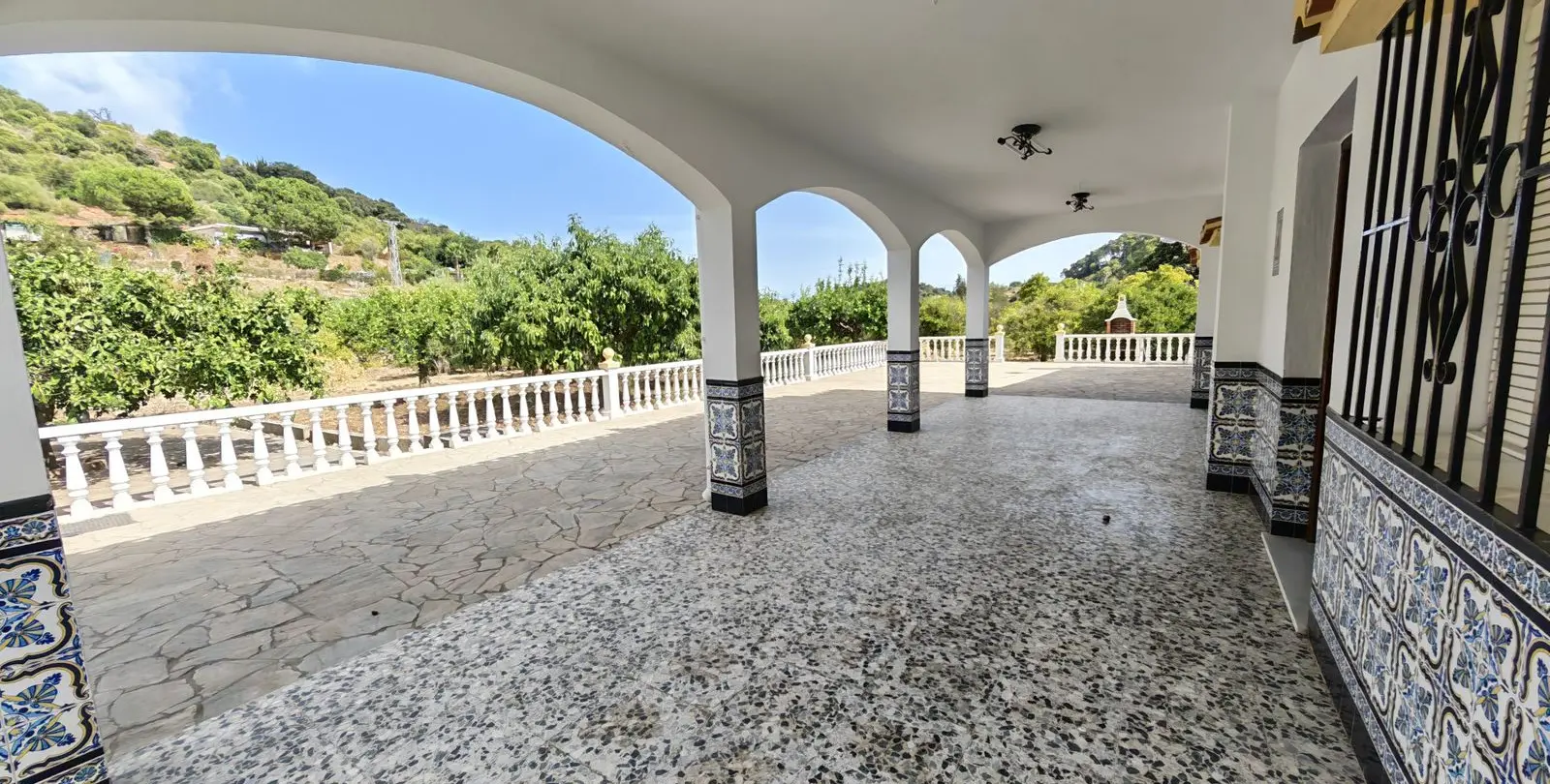 Venta de villa independiente en Estepona 3