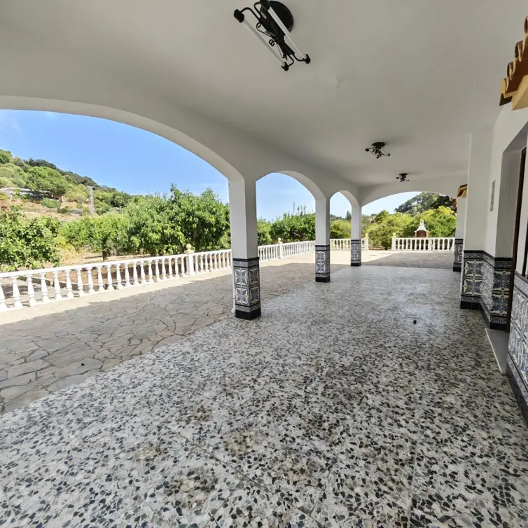 Venta de villa independiente en Estepona