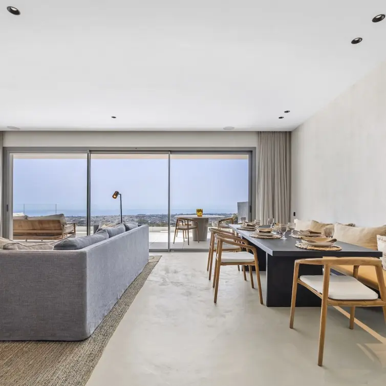Venta de apartamento en planta media en La Quinta