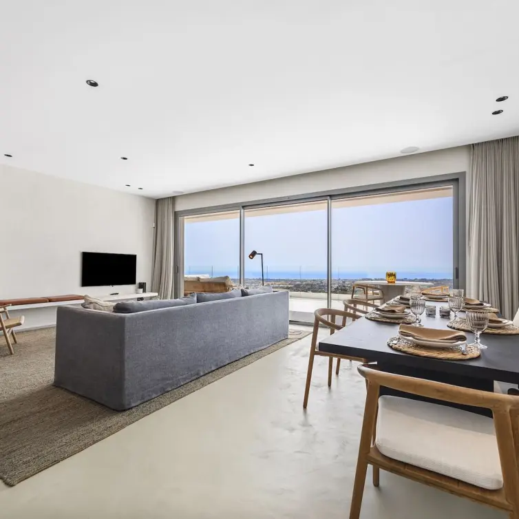 Venta de apartamento en planta media en La Quinta
