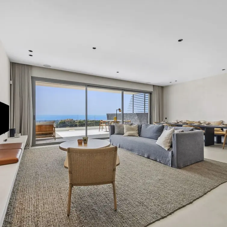 Venta de apartamento en planta media en La Quinta
