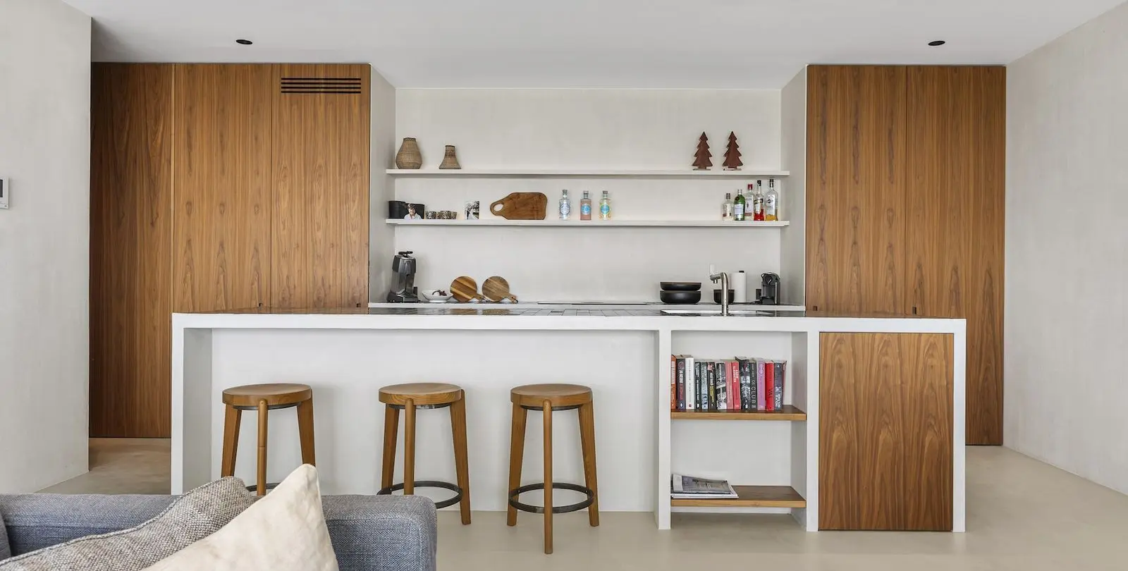 Venta de apartamento en planta media en La Quinta 11