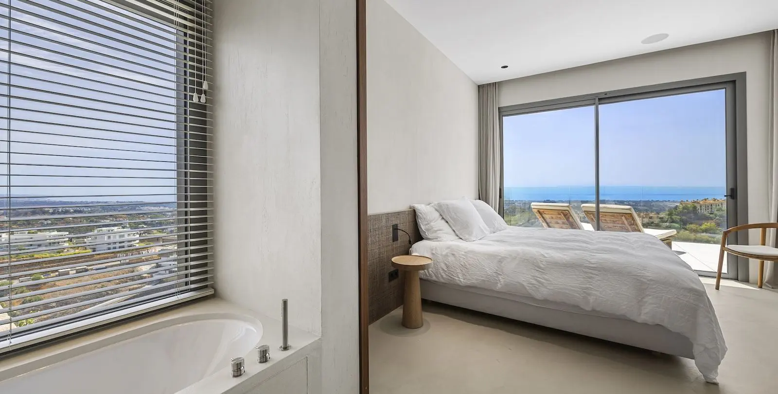 Venta de apartamento en planta media en La Quinta 14
