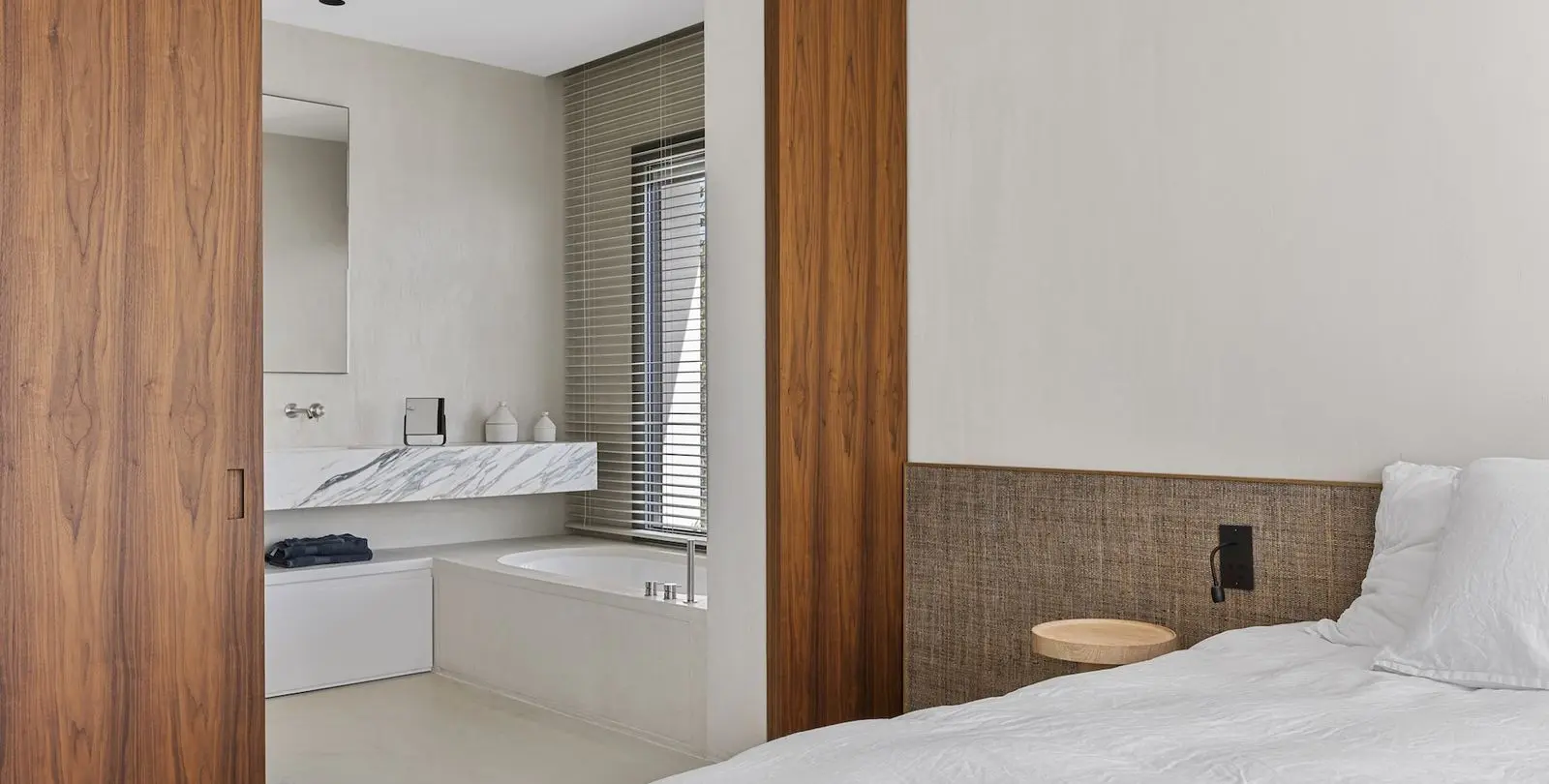 Venta de apartamento en planta media en La Quinta 17