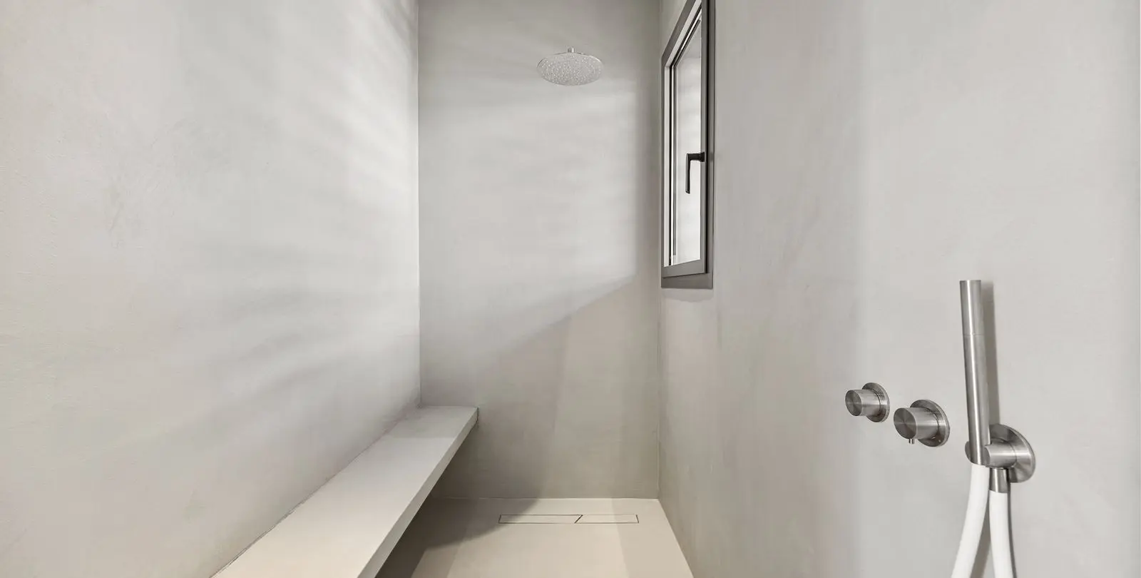 Venta de apartamento en planta media en La Quinta 25