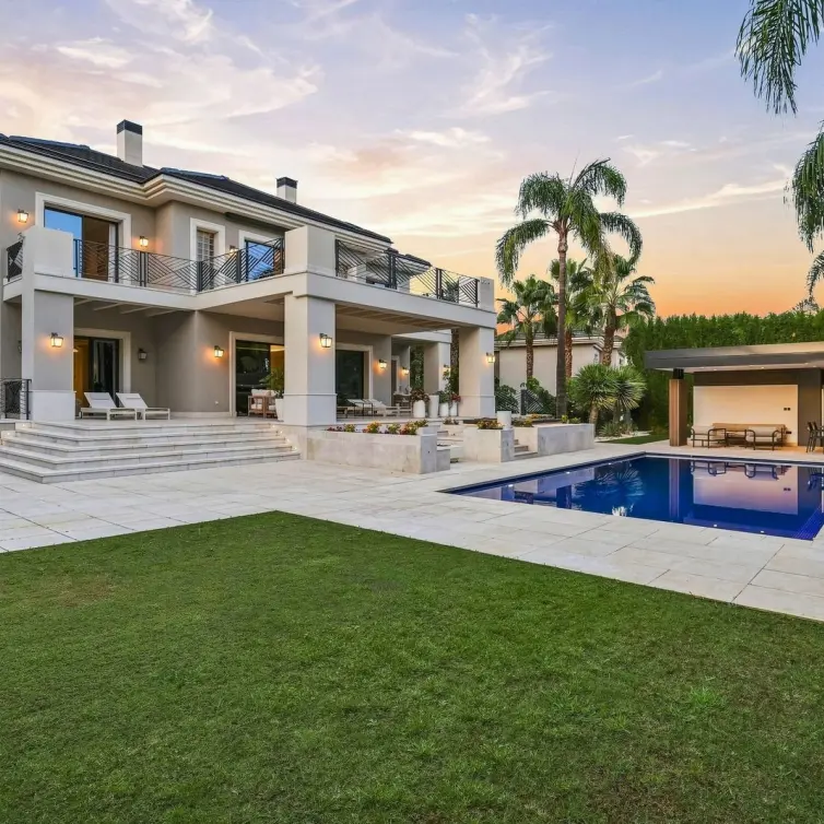 Venta de villa independiente en Los Flamingos