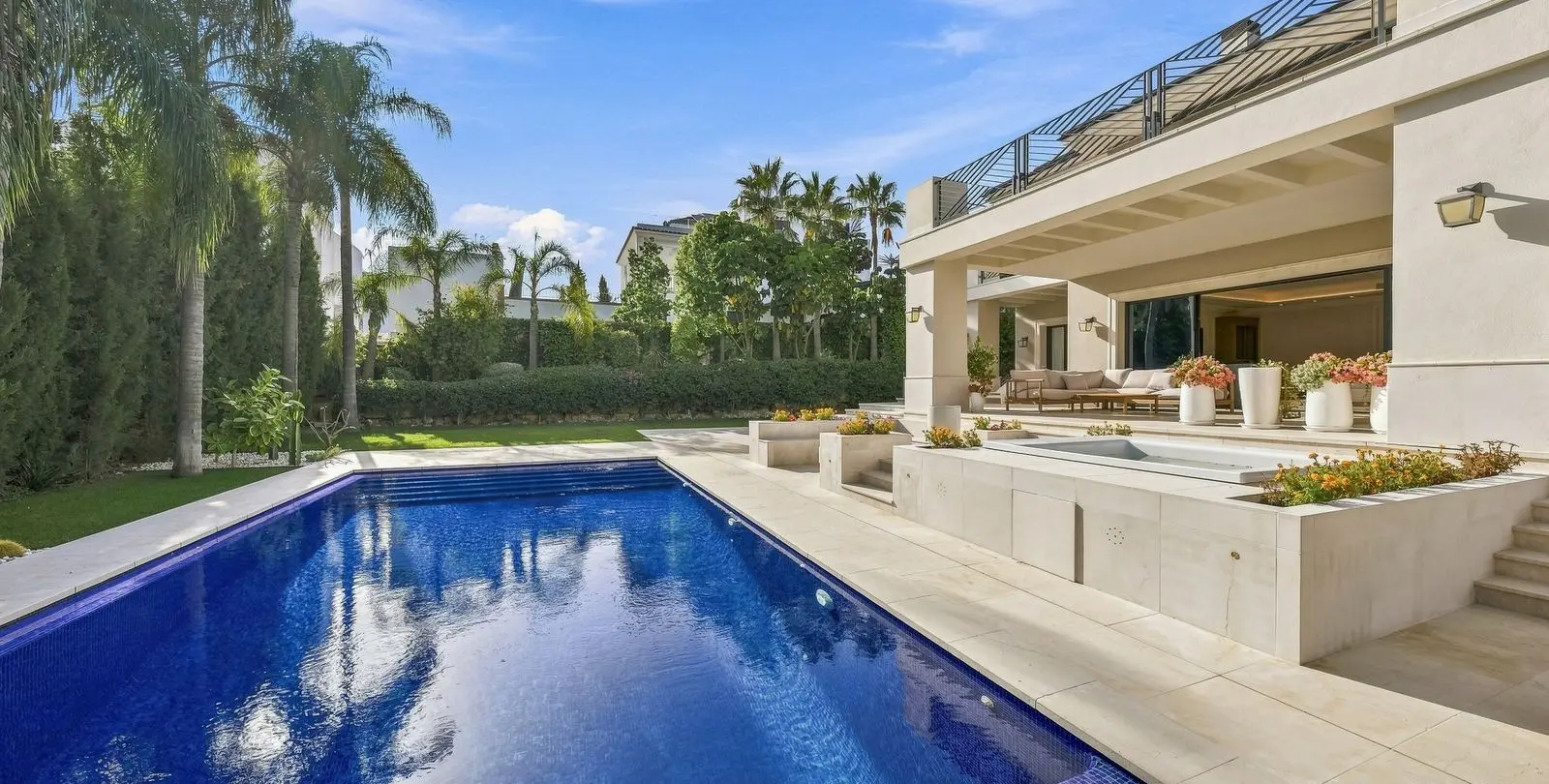 Venta de villa independiente en Los Flamingos 9