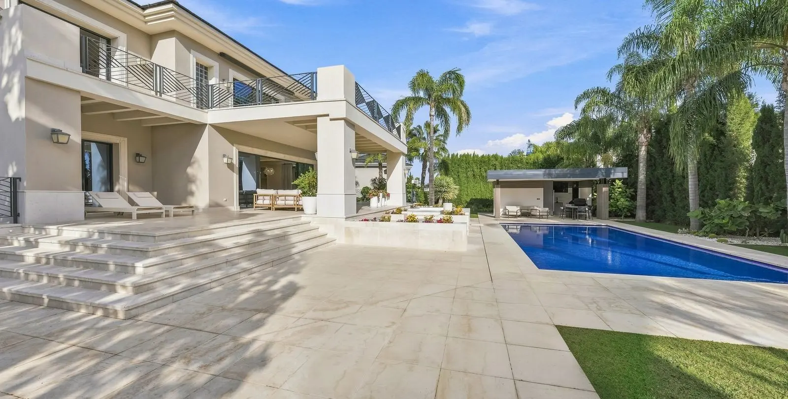 Venta de villa independiente en Los Flamingos 13