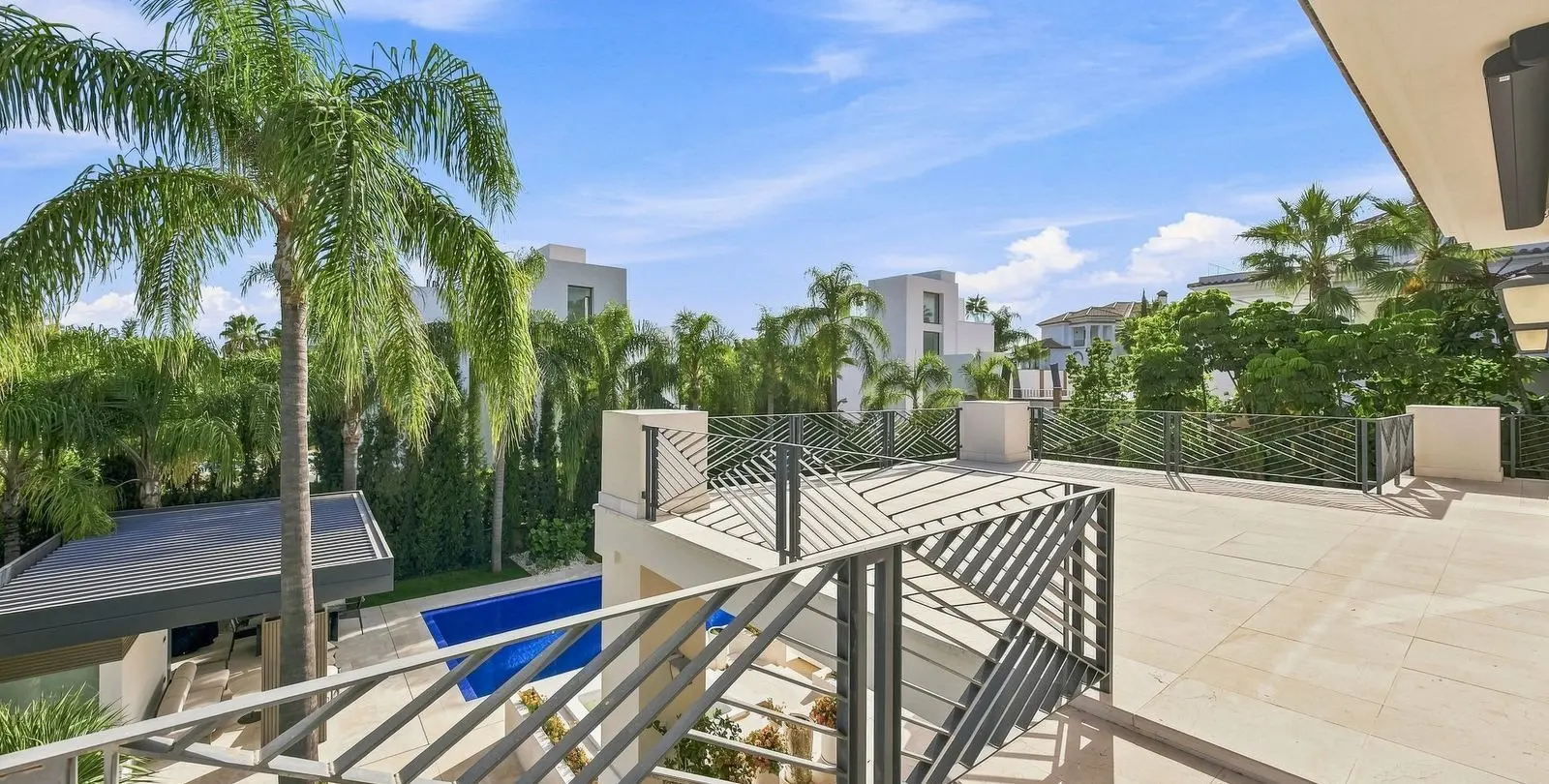 Venta de villa independiente en Los Flamingos 57