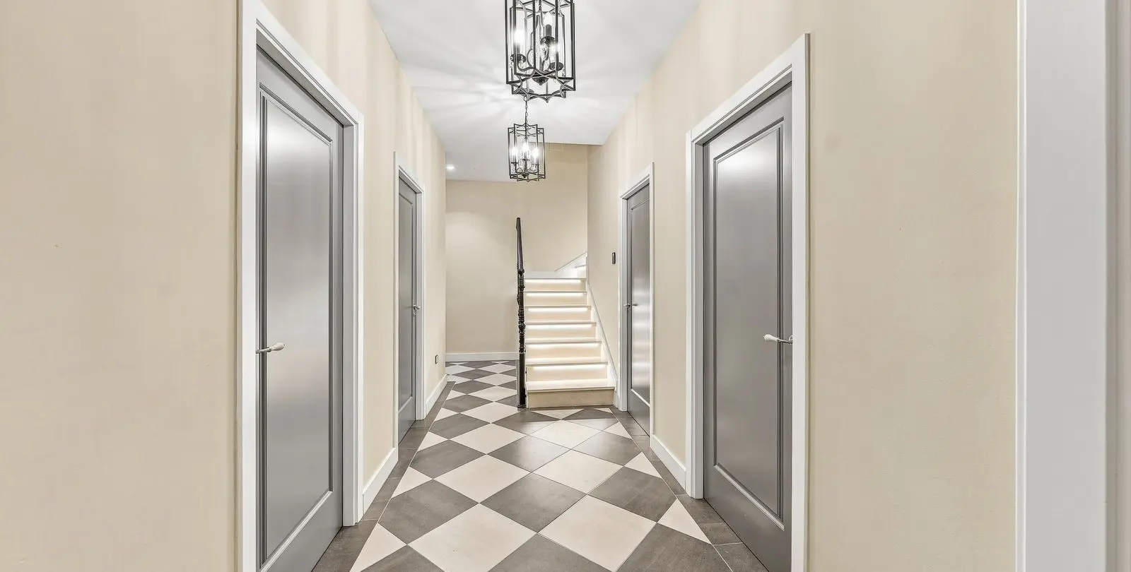 Venta de villa independiente en Los Flamingos 75