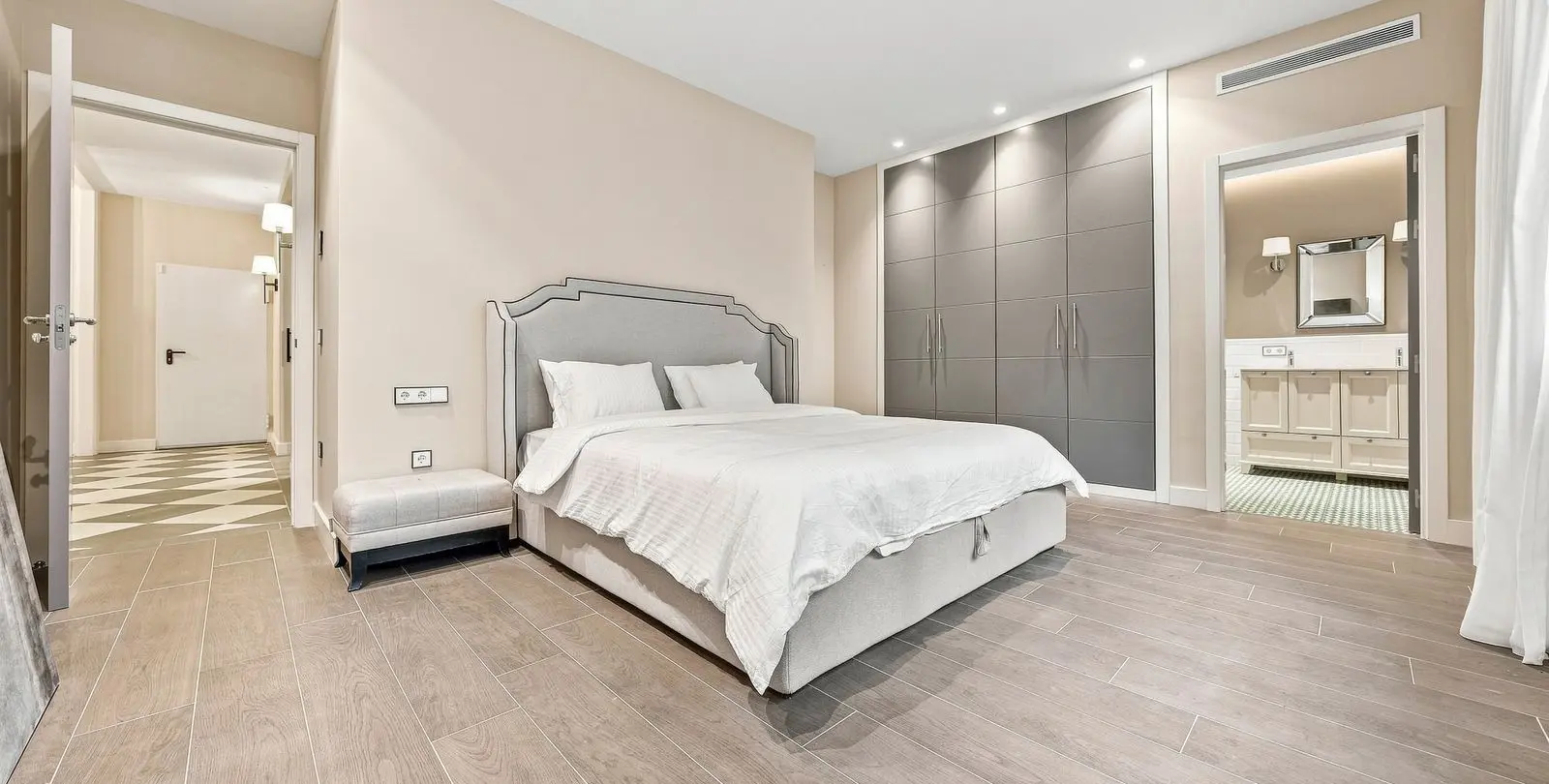 Venta de villa independiente en Los Flamingos 76