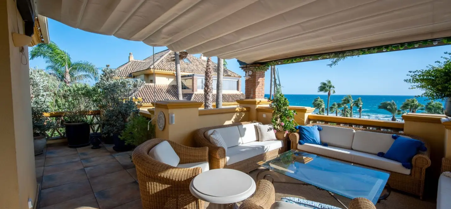 Venta de apartamento en planta media en Río Real 0